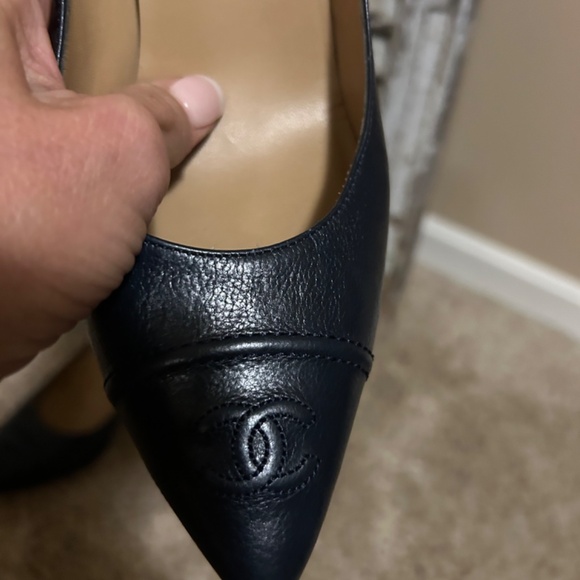 Chanel navy stacked heel pointed toe pumps. Logo on toe. 38.5 - Picture 2 of 14